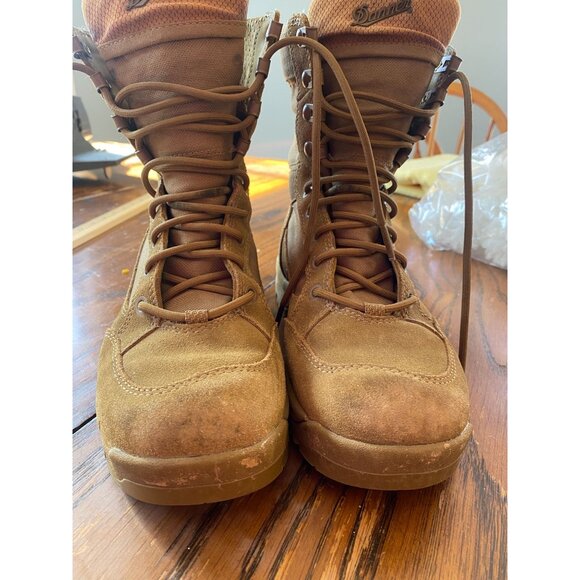 Danner Tanicus 8\